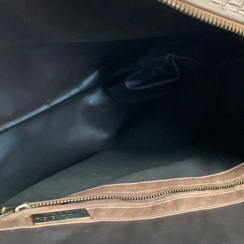 Bottege Veneta Large Intrecciate Crossbody - Picture 7 of 13